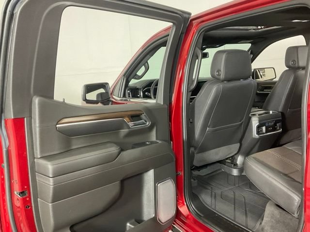 Used 2022 Chevrolet Silverado 1500 High Country w/ High Country Premium Package AWD/4WD image 34