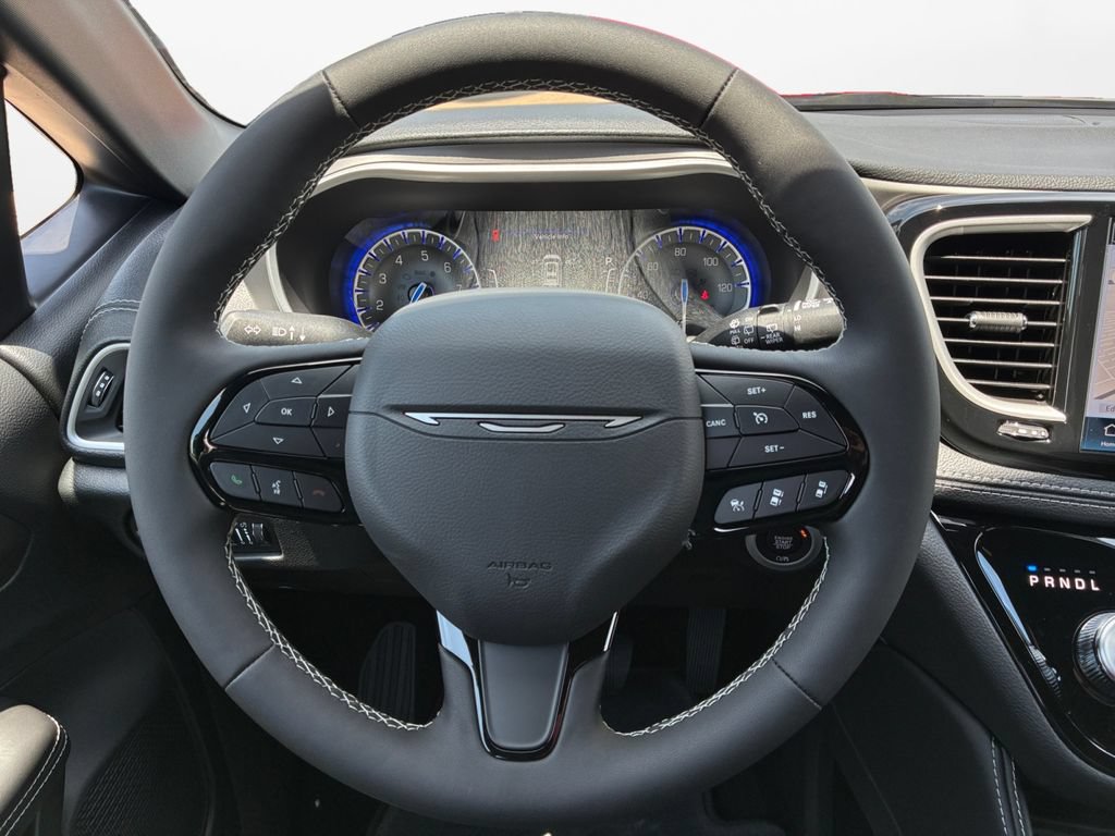 New 2027 Chrysler Pacifica Limited FWD image 21