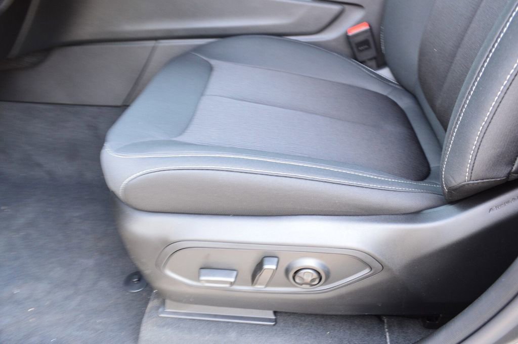 New 2025 Jeep Grand Cherokee Laredo w/ Luxury Tech Group I image 12