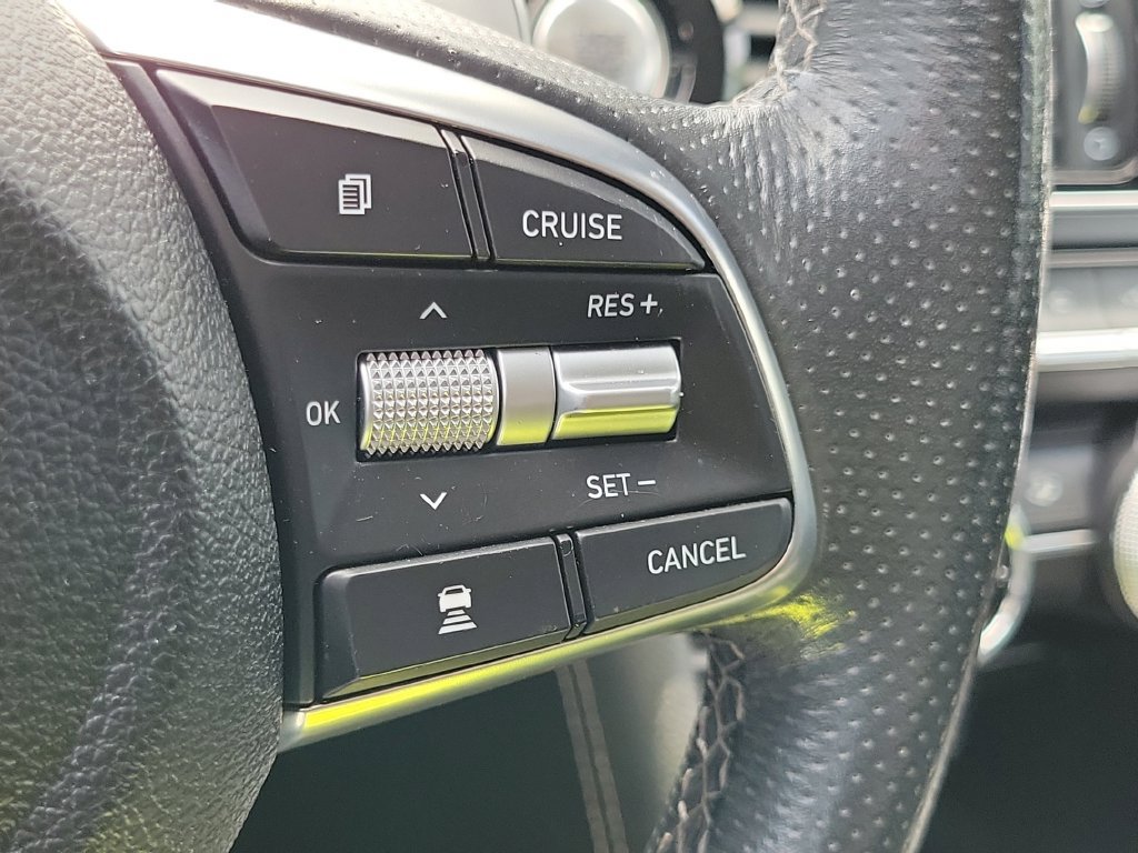 Used 2020 Genesis G70 2.0T RWD image 32