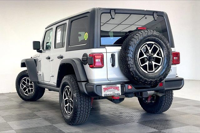 Used 2024 Jeep Wrangler Unlimited Rubicon AWD/4WD image 10