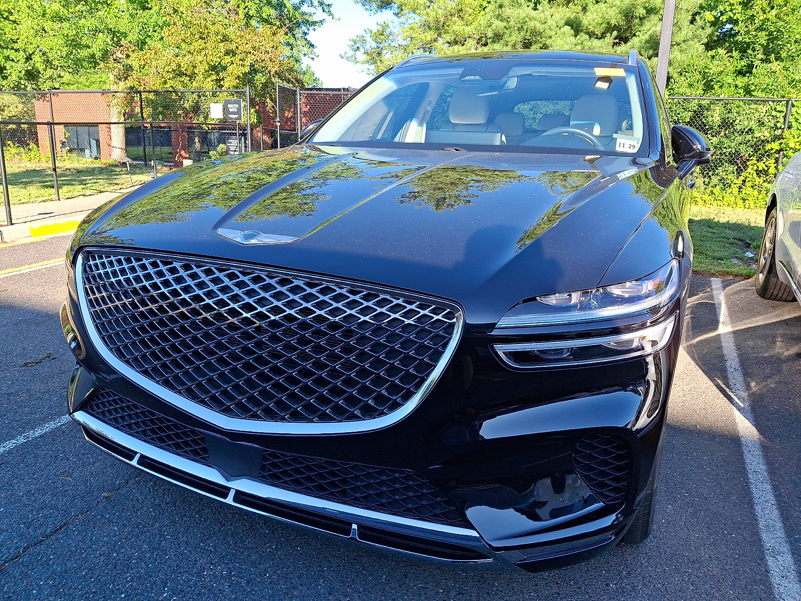 Certified 2025 Genesis GV70 2.5T w/ Select Package AWD/4WD image 9