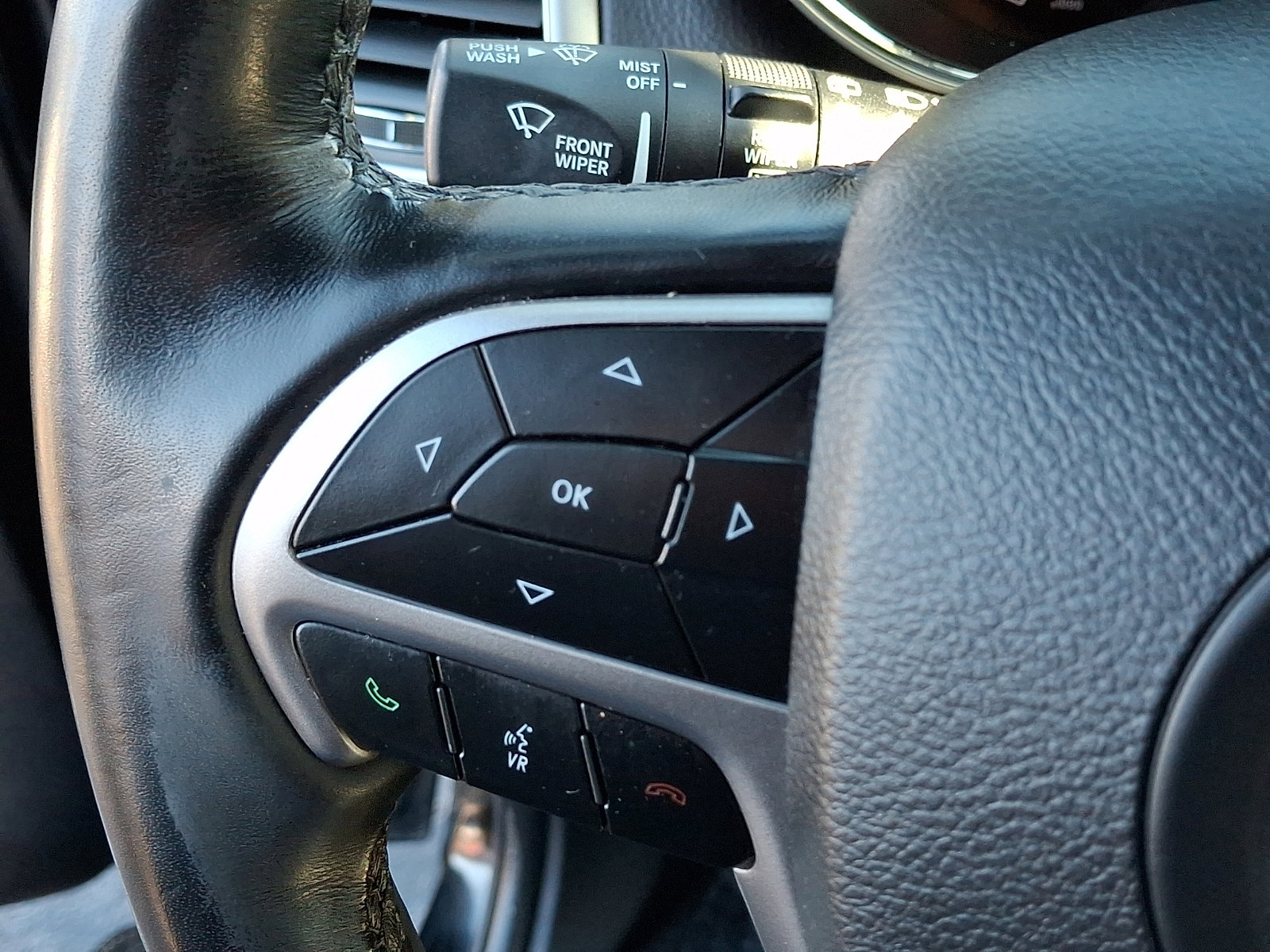 Used 2022 Jeep Grand Cherokee Laredo X image 23