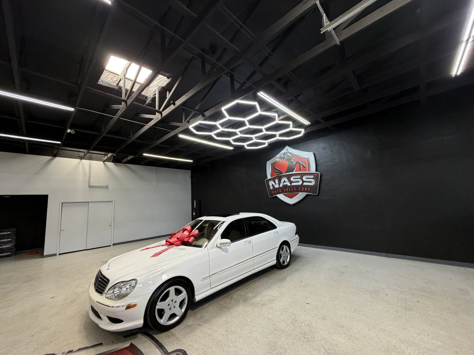 Used 2006 Mercedes-Benz S 500 image 2