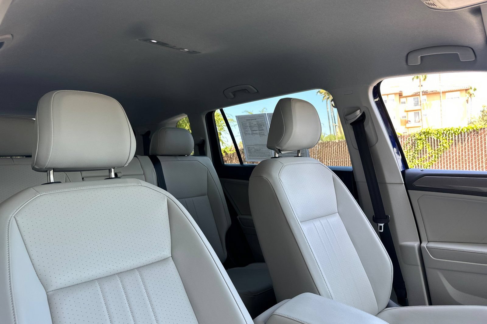 Used 2023 Volkswagen Tiguan SE FWD image 18