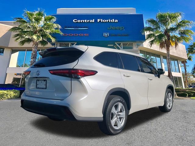 Used 2021 Toyota Highlander L image 5
