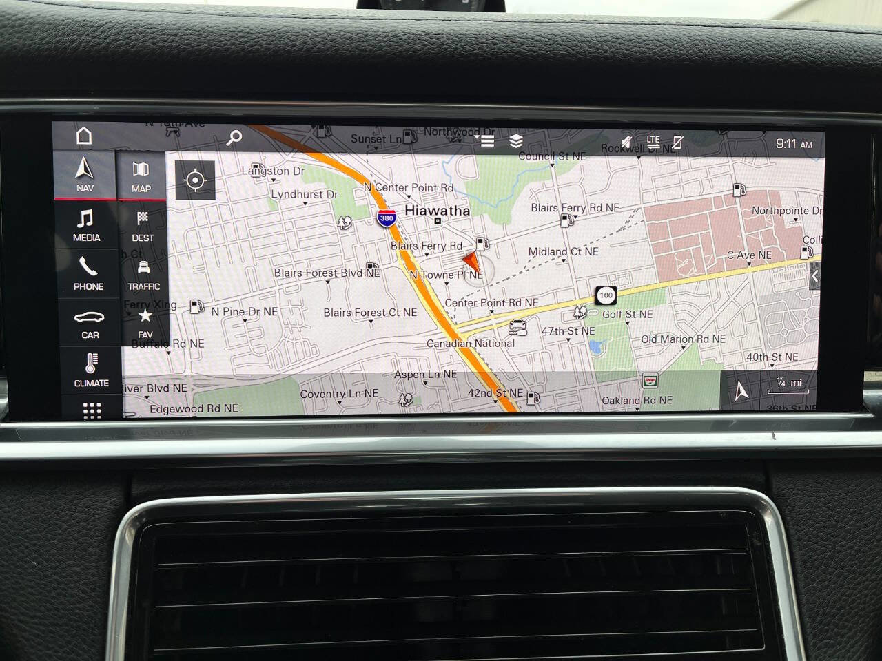 Used 2019 Porsche Panamera 4 image 18