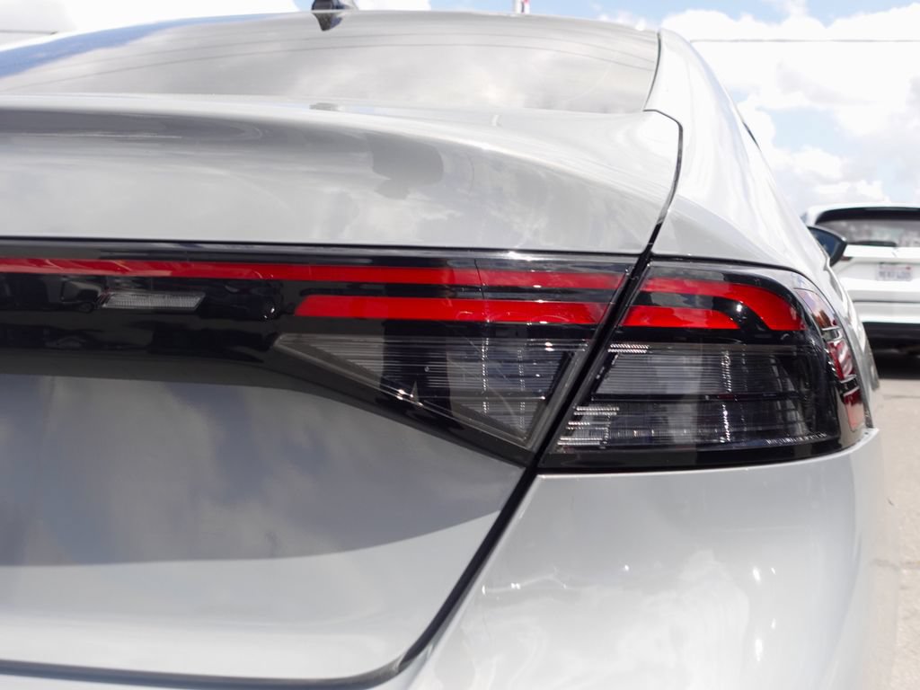 Used 2025 Honda Accord SE image 7