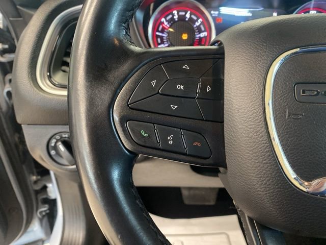 Used 2022 Dodge Challenger SXT image 13