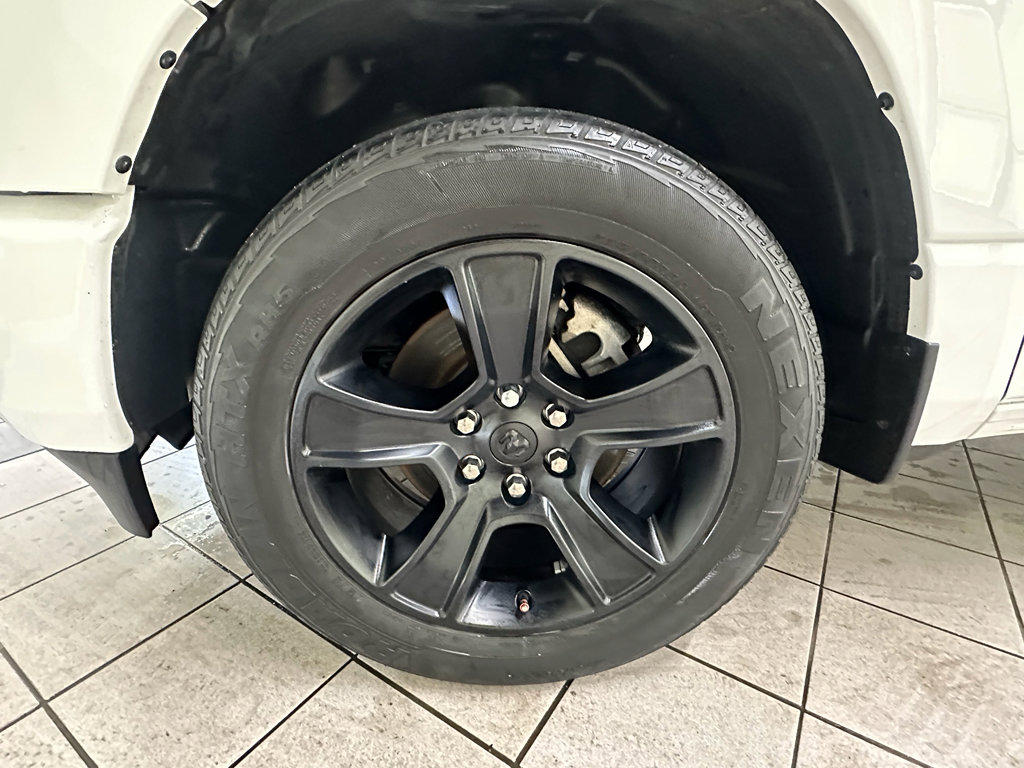 Used 2022 RAM 1500 Big Horn w/ Night Edition AWD/4WD image 12