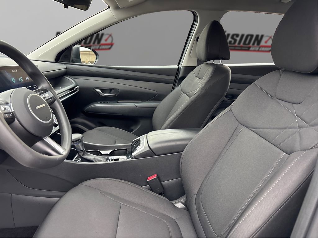 Certified 2025 Hyundai Tucson SE image 9