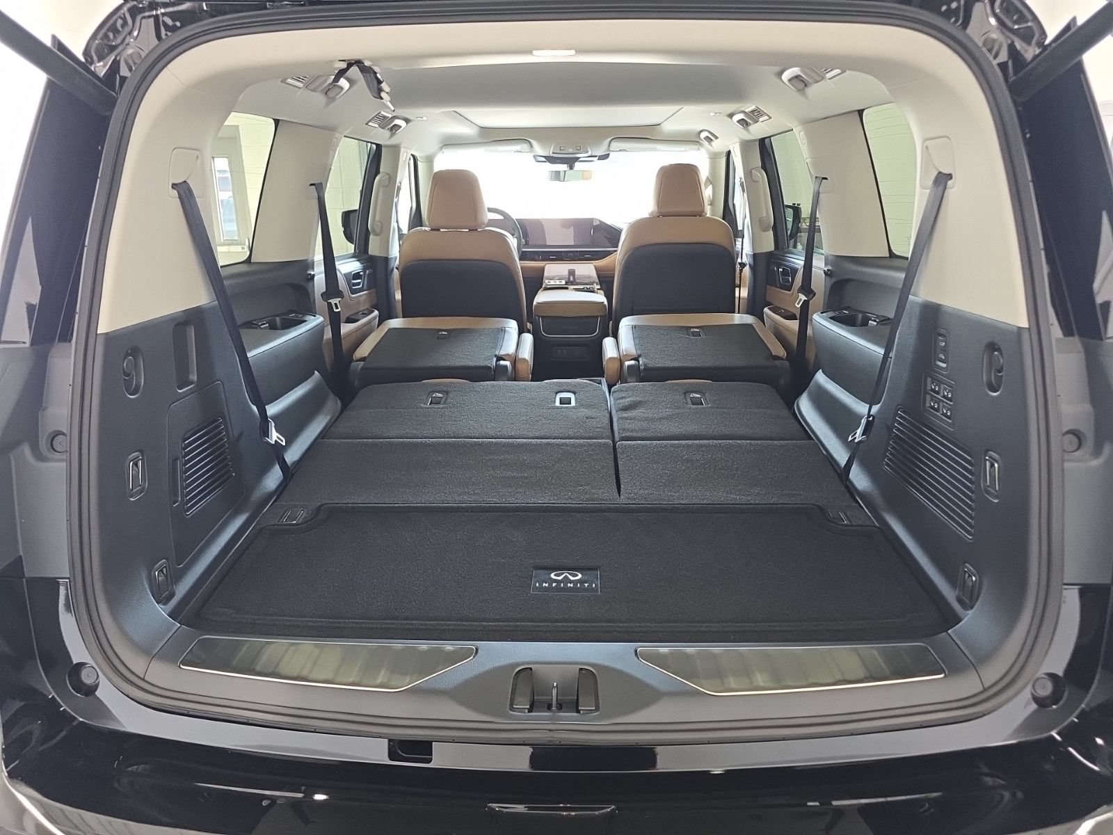 New 2026 INFINITI QX80 Luxe w/ Cargo Package RWD image 18