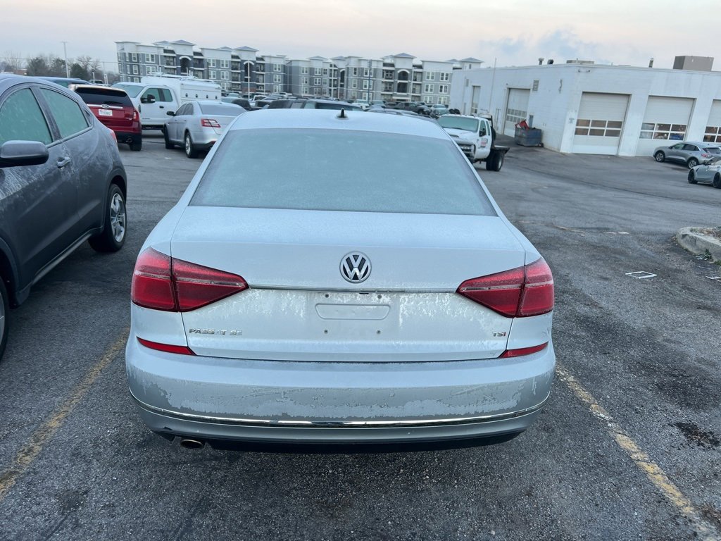 Used 2017 Volkswagen Passat 1.8T SE image 8