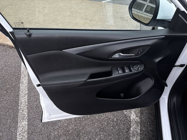 Certified 2025 Buick Envista Preferred w/ Advanced Safety Package image 22