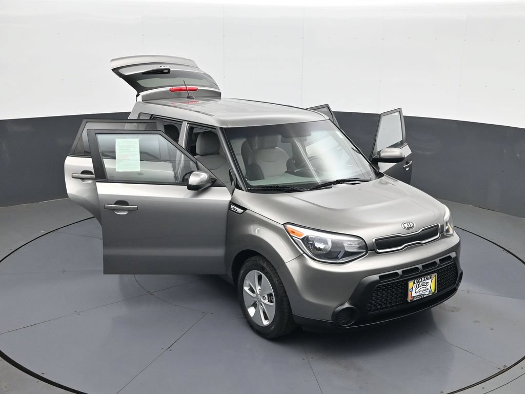 Used 2015 Kia Soul FWD image 29