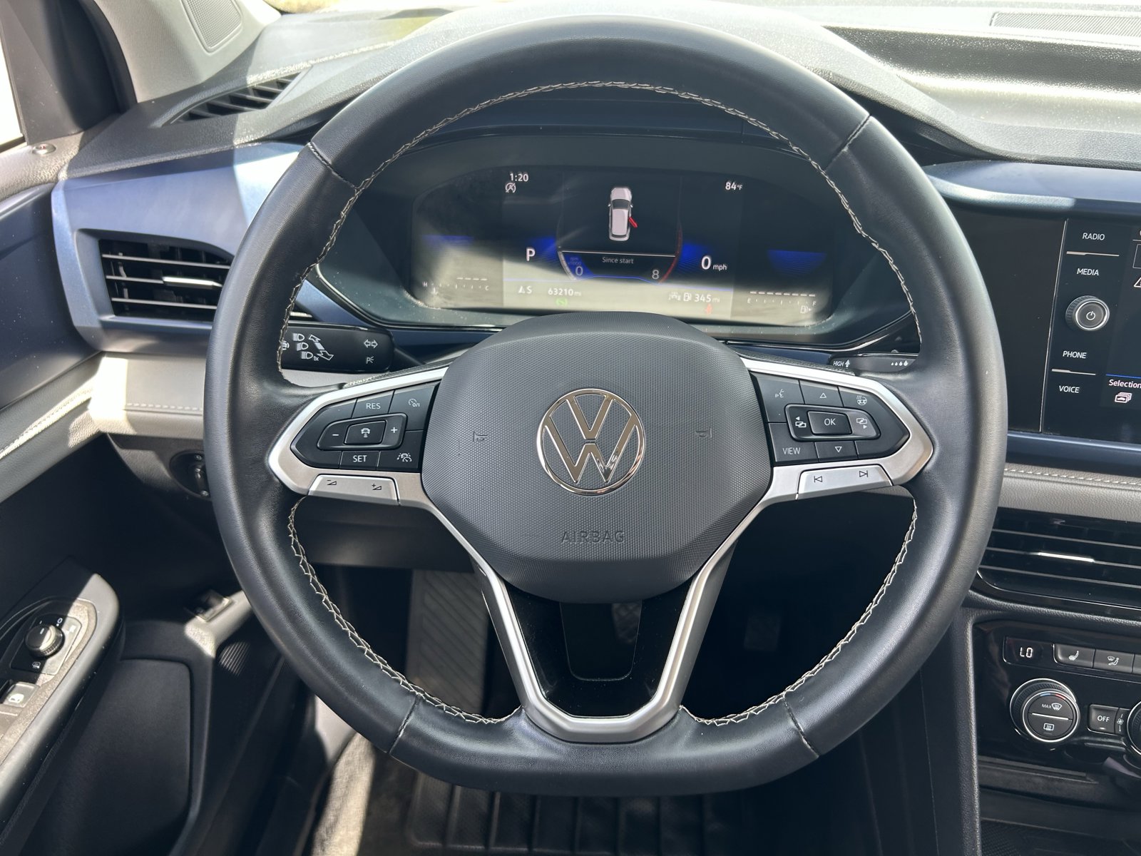 Used 2024 Volkswagen Taos SE image 23