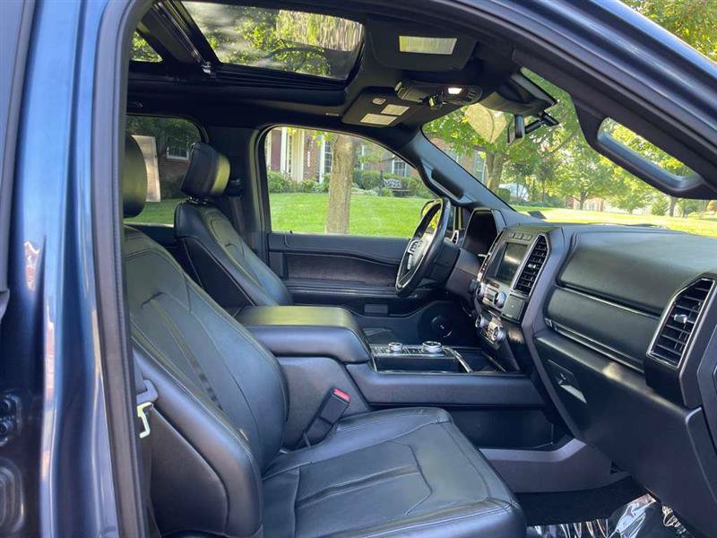 Used 2018 Ford Expedition Limited w/ Equipment Group 302A AWD/4WD image 74