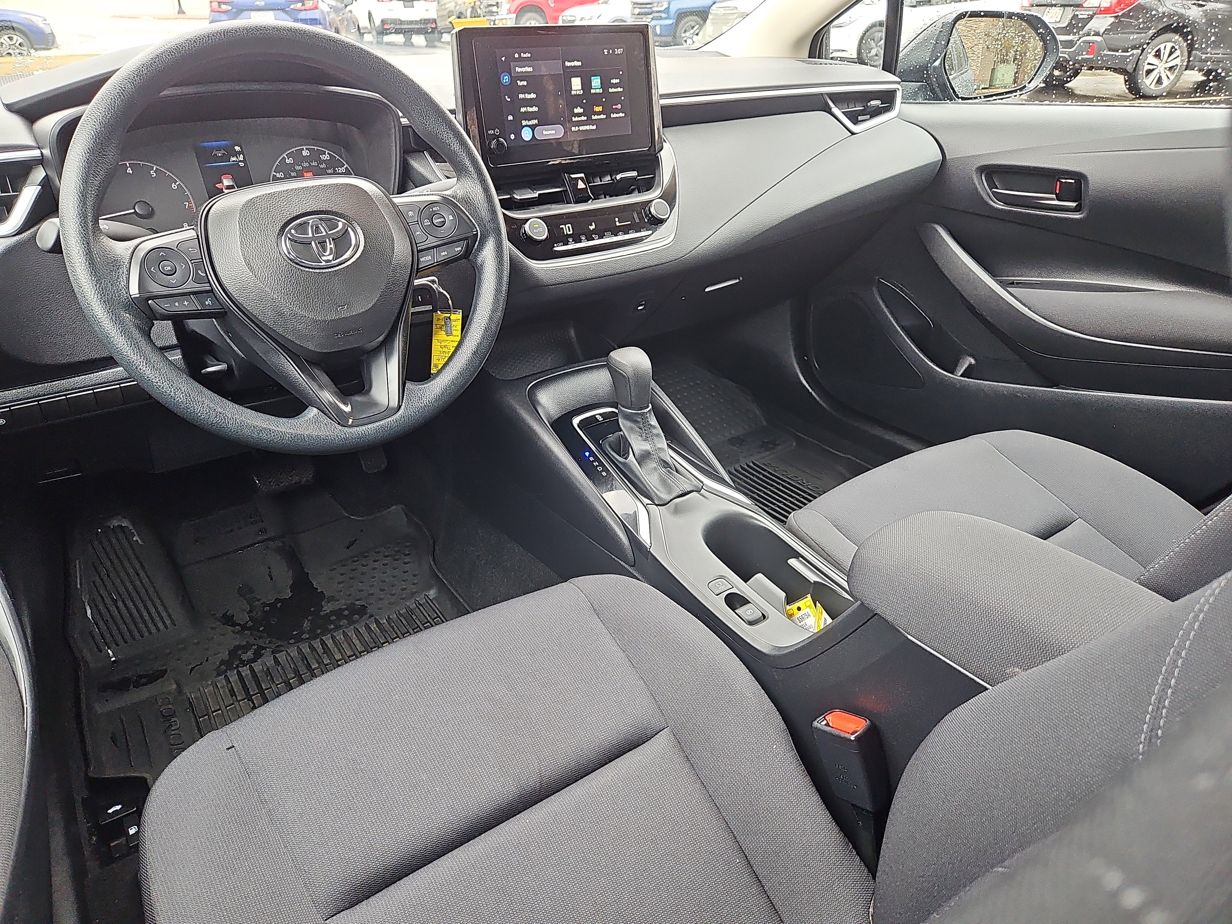 Used 2024 Toyota Corolla LE image 3
