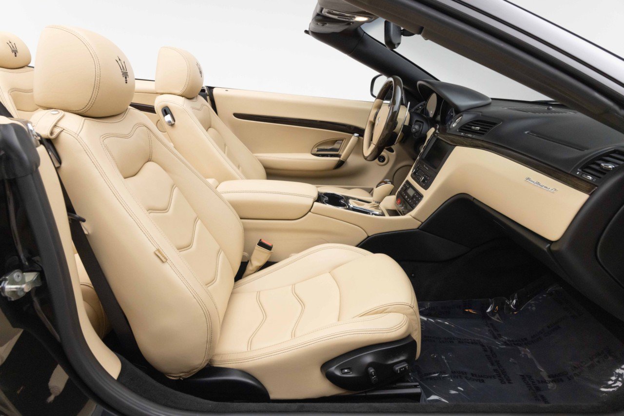 Used 2015 Maserati GranTurismo Convertible RWD image 20