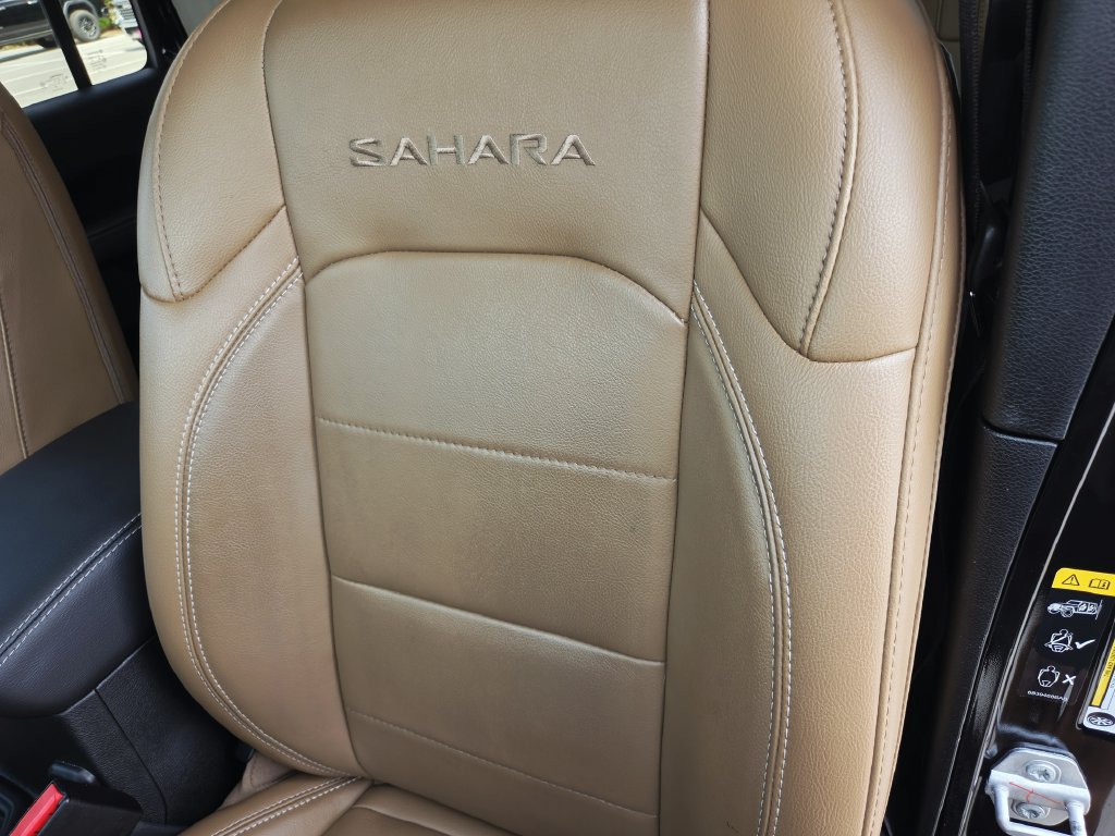 Used 2023 Jeep Wrangler Unlimited Sahara AWD/4WD image 18