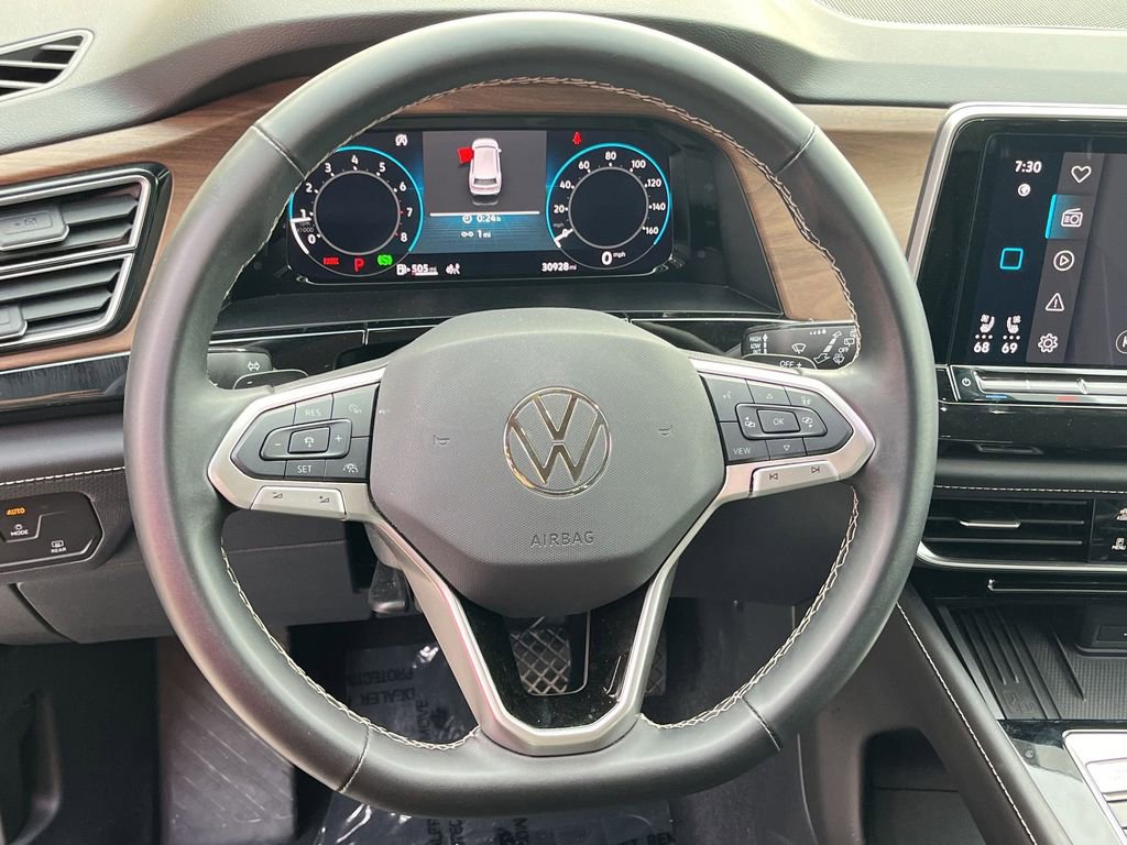 Used 2025 Volkswagen Atlas SE image 22