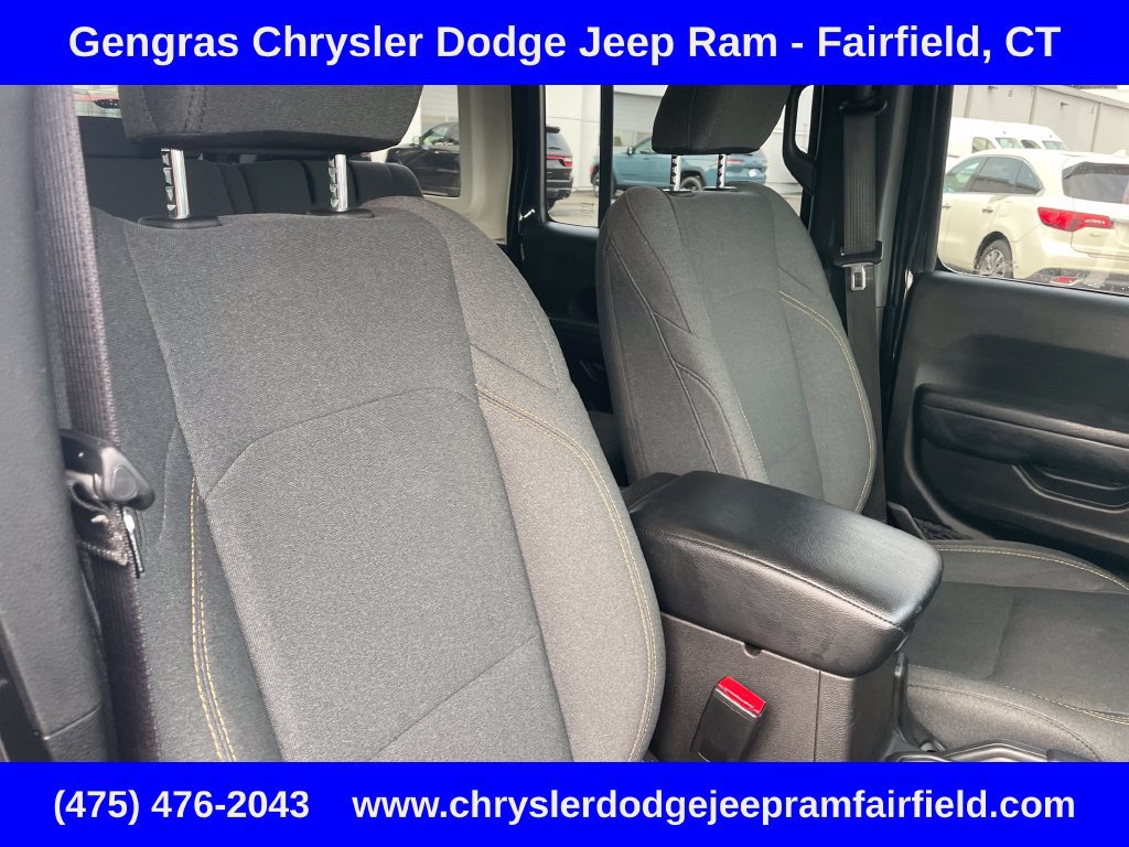 Certified 2024 Jeep Wrangler Unlimited w/ Convenience Group AWD/4WD image 24