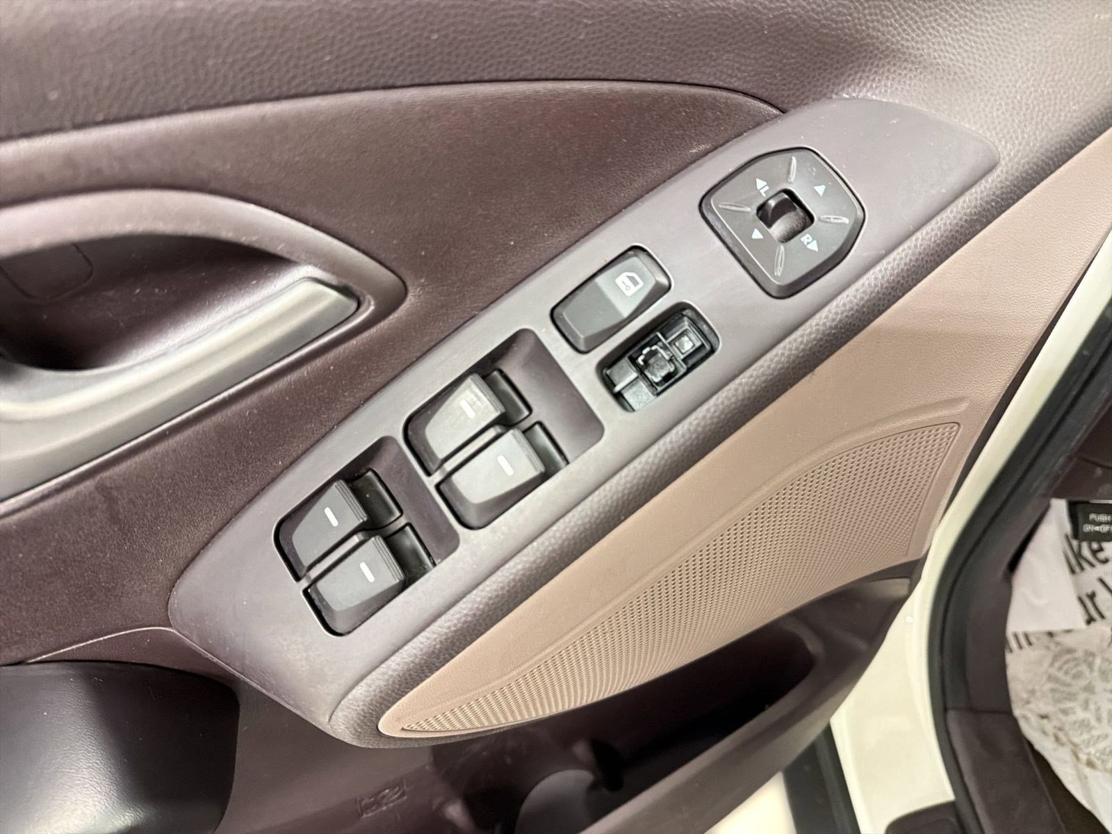 Used 2011 Hyundai Tucson GLS image 21