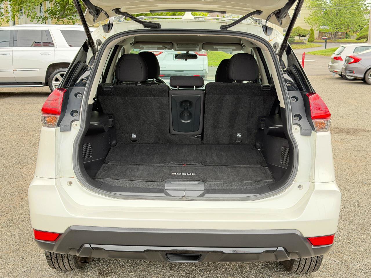 Used 2018 Nissan Rogue SV AWD/4WD image 31