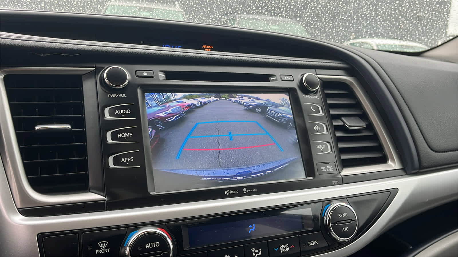 Used 2015 Toyota Highlander XLE AWD/4WD image 16