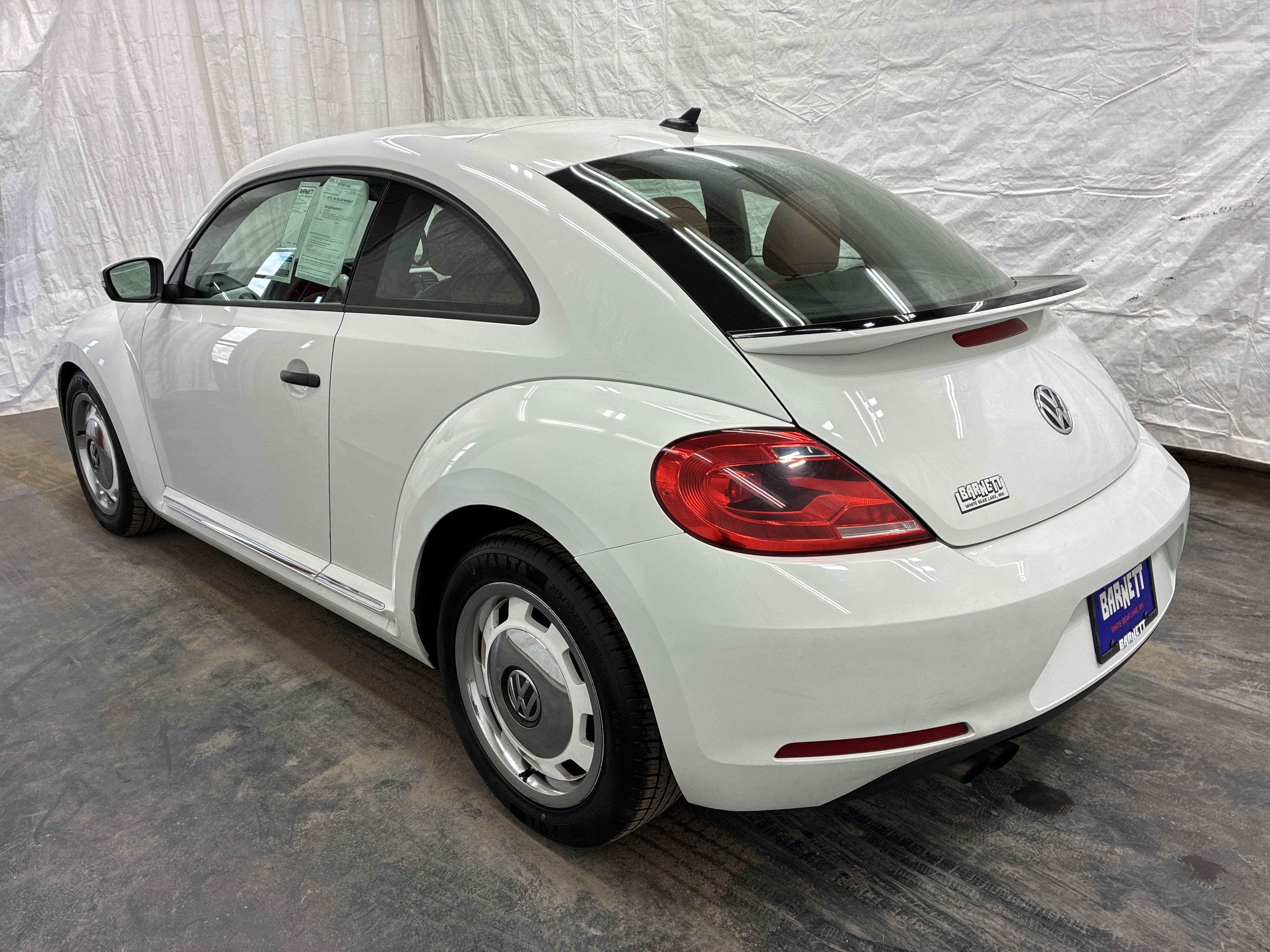 Used 2015 Volkswagen Beetle 1.8T Classic FWD image 4