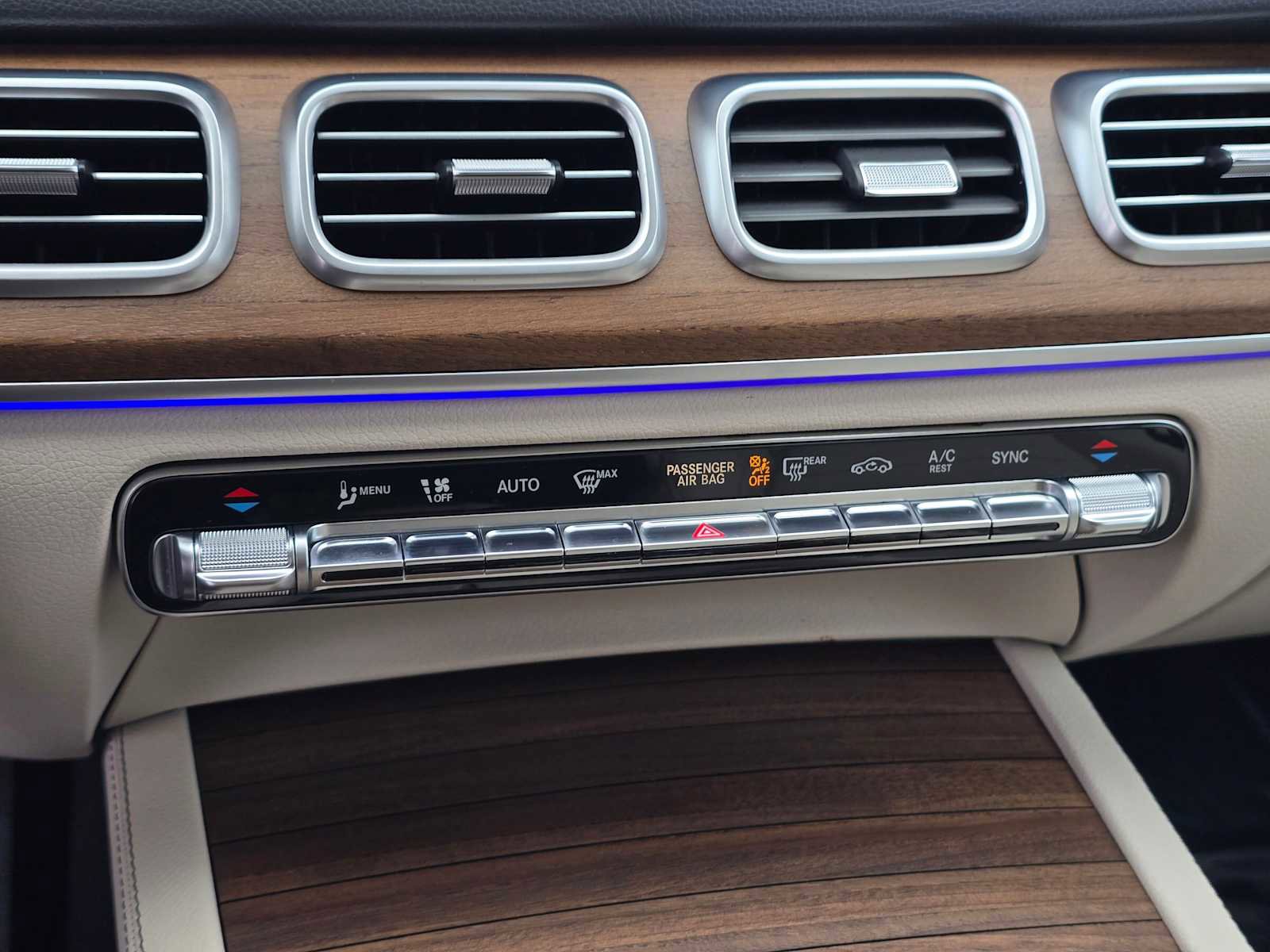 Used 2024 Mercedes-Benz GLE 450 4MATIC image 30