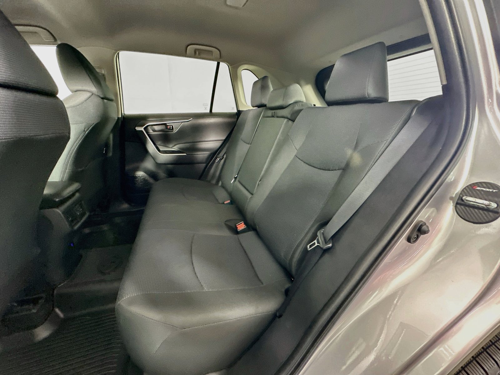Used 2025 Toyota RAV4 LE AWD/4WD image 24