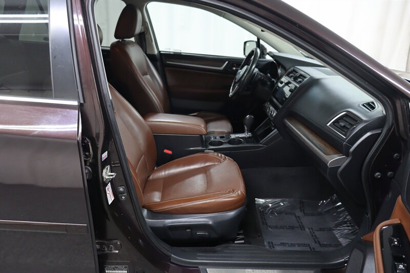 Used 2017 Subaru Outback 3.6R Touring AWD/4WD image 23