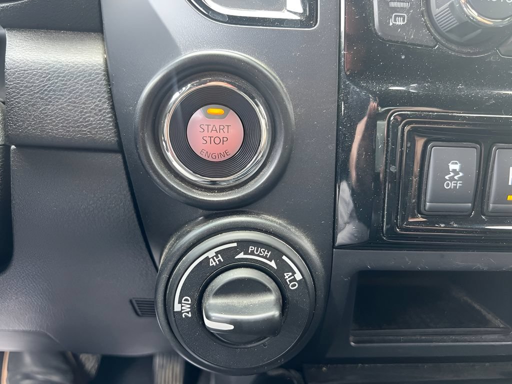 Used 2020 Nissan Titan PRO-4X AWD/4WD image 23