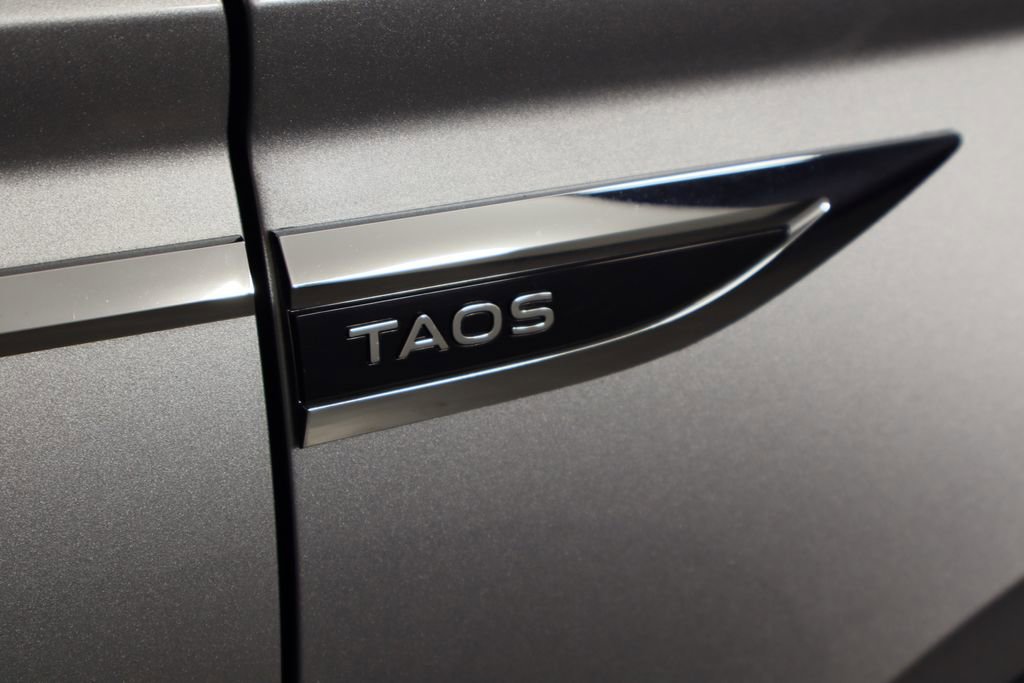 Used 2022 Volkswagen Taos SE image 38