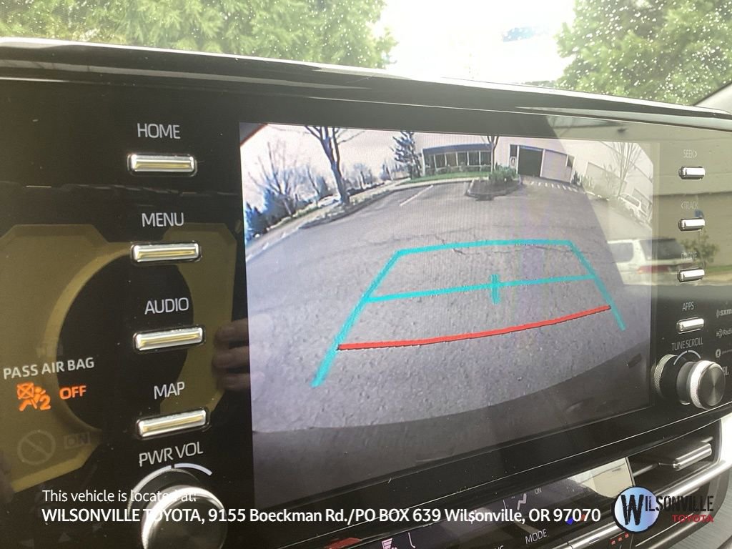 Used 2022 Toyota Sienna XSE w/ XSE Plus Package image 16