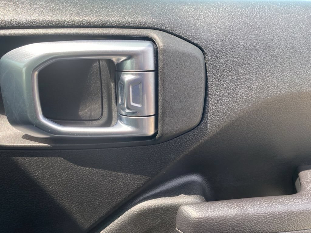 Used 2024 Jeep Gladiator Sport AWD/4WD image 11