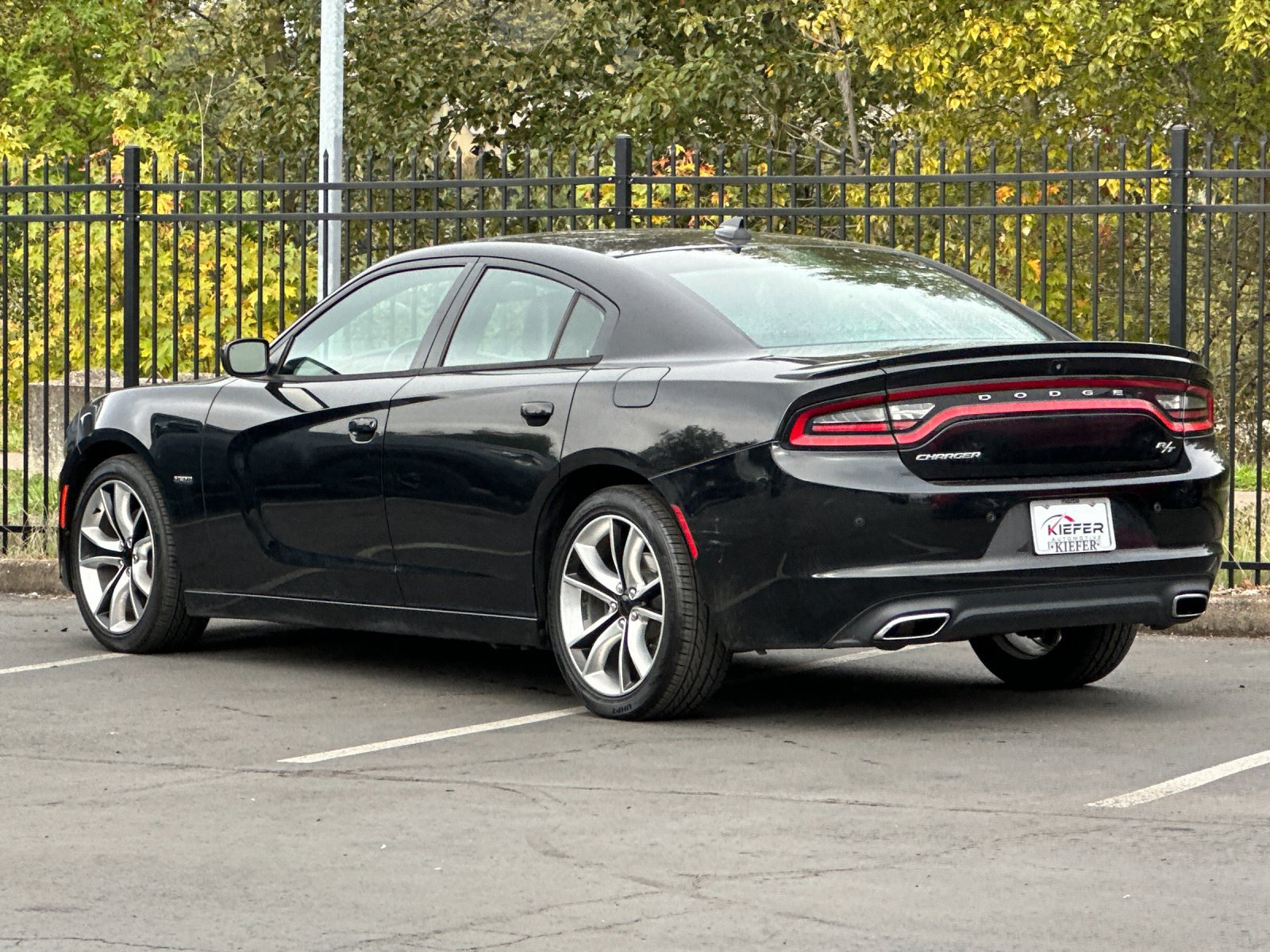 Used 2015 Dodge Charger R/T w/ Plus Group RWD image 6