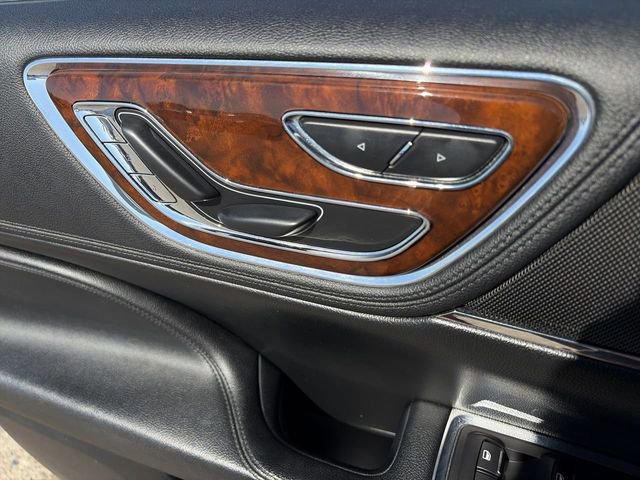Used 2019 Lincoln Continental Premiere image 22