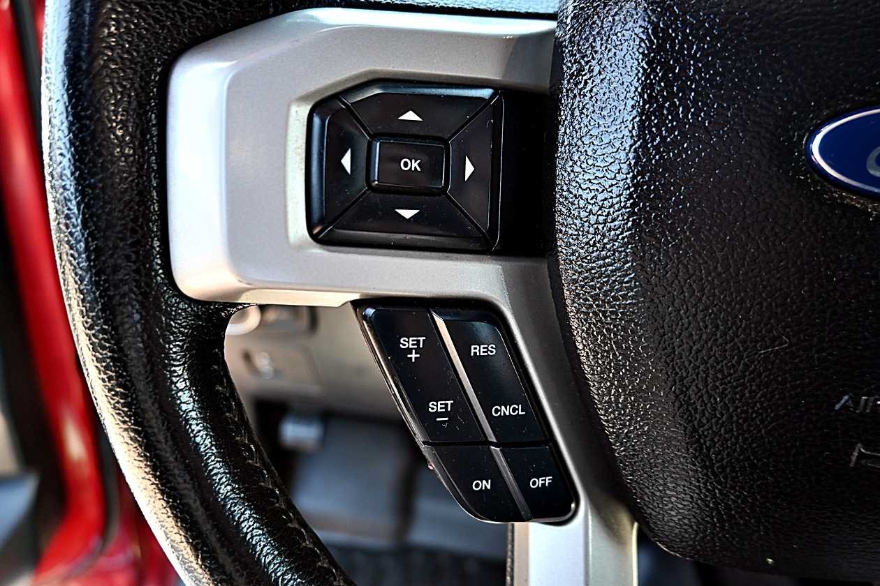 Used 2015 Ford F150 Lariat w/ Equipment Group 502A Luxury AWD/4WD image 25