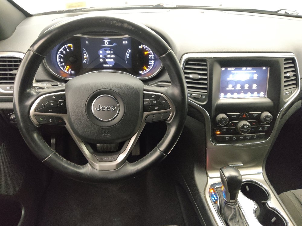 Used 2020 Jeep Grand Cherokee Laredo AWD/4WD image 22