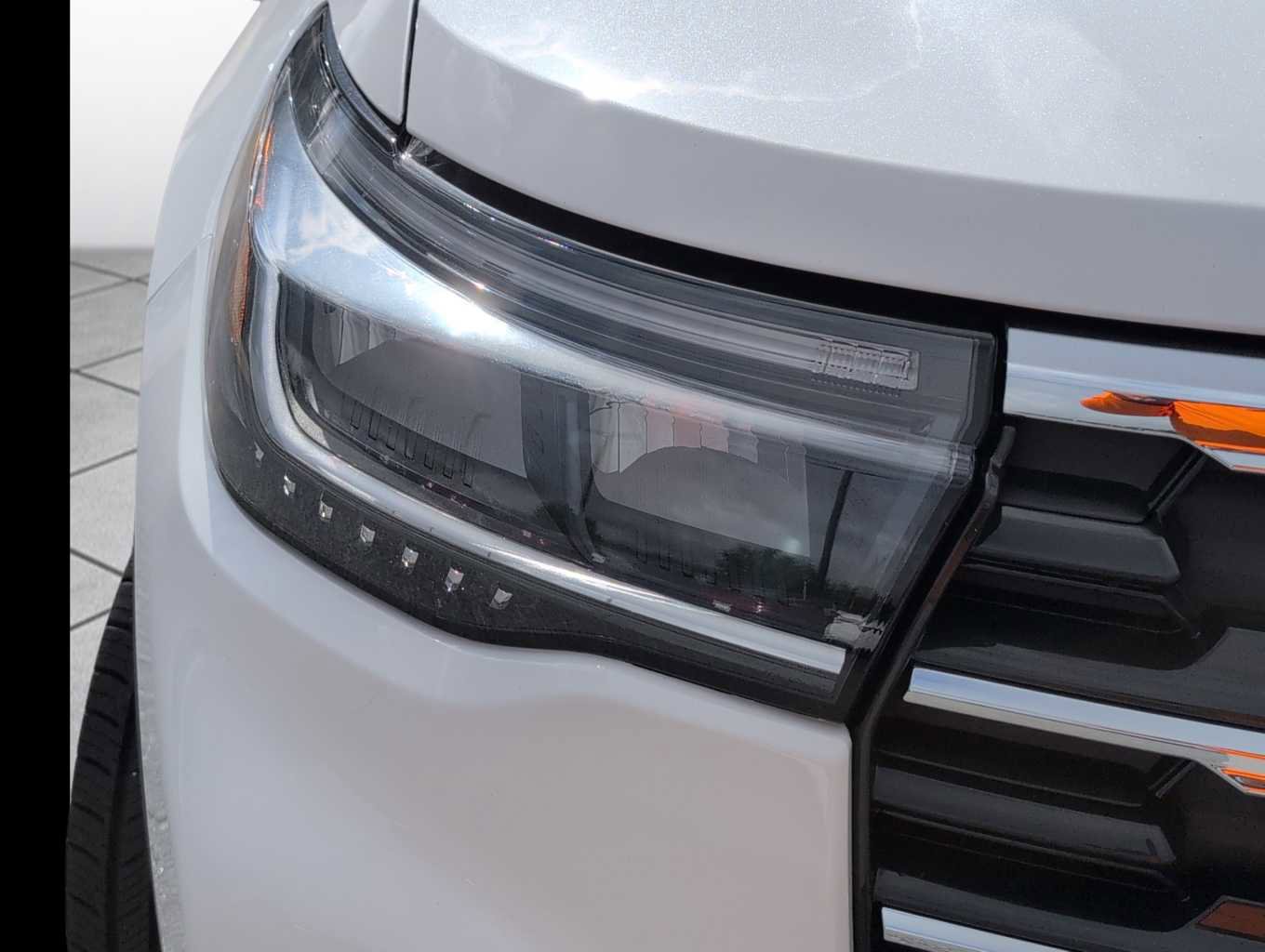 New 2025 Ford Explorer Active image 3