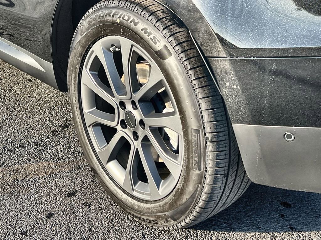 Used 2026 Land Rover Range Rover Sport SE image 11