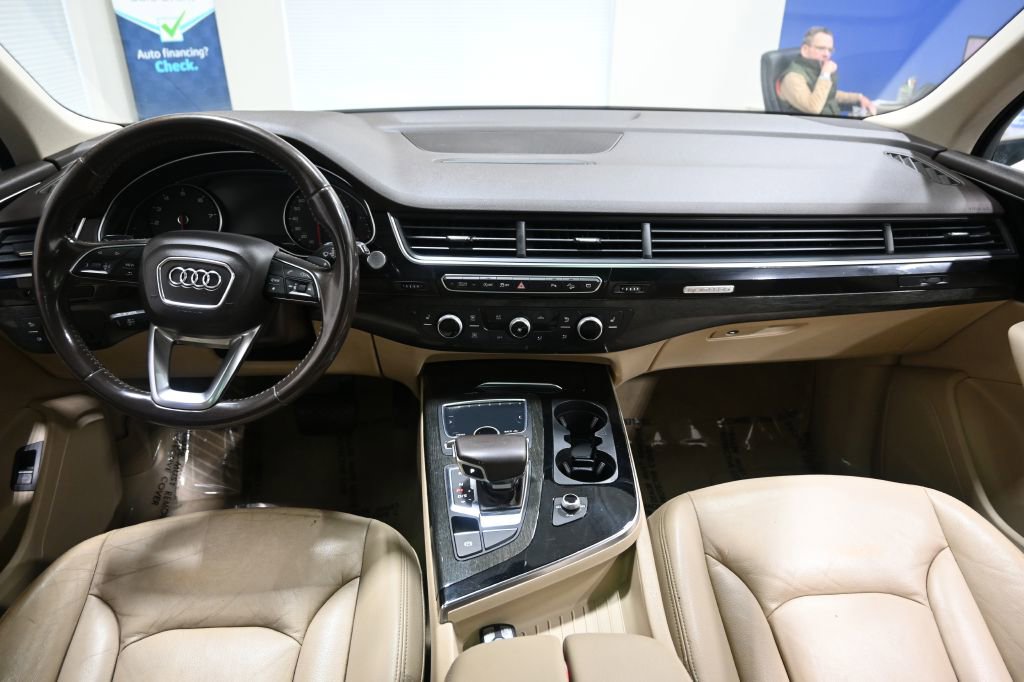 Used 2018 Audi Q7 3.0T Premium image 11