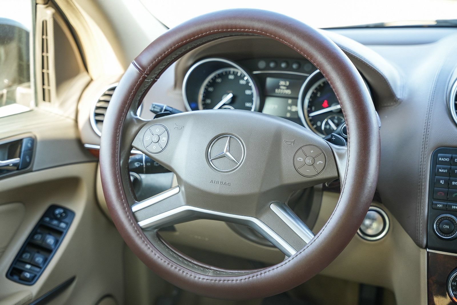 Used 2012 Mercedes-Benz GL 550 4MATIC image 15