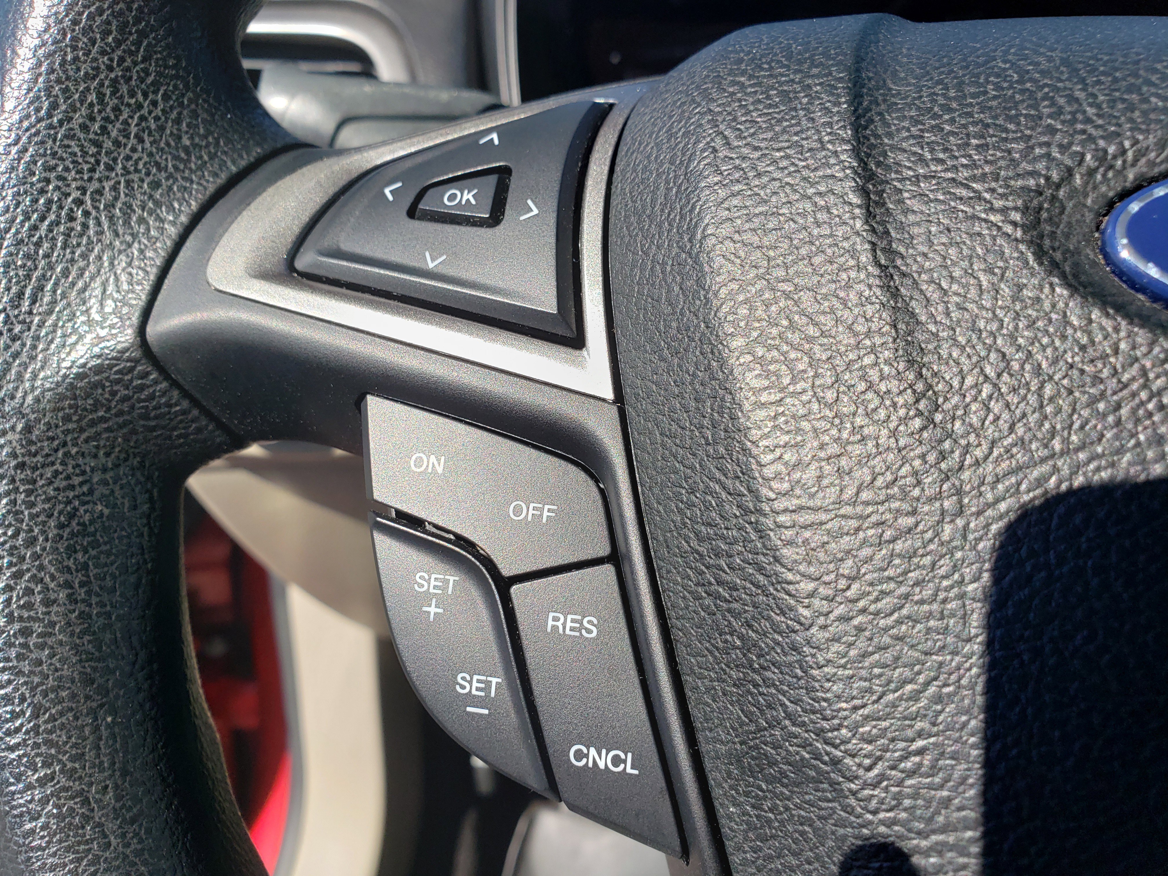 Used 2018 Ford Fusion SE w/ Fusion SE Technology Package FWD image 12