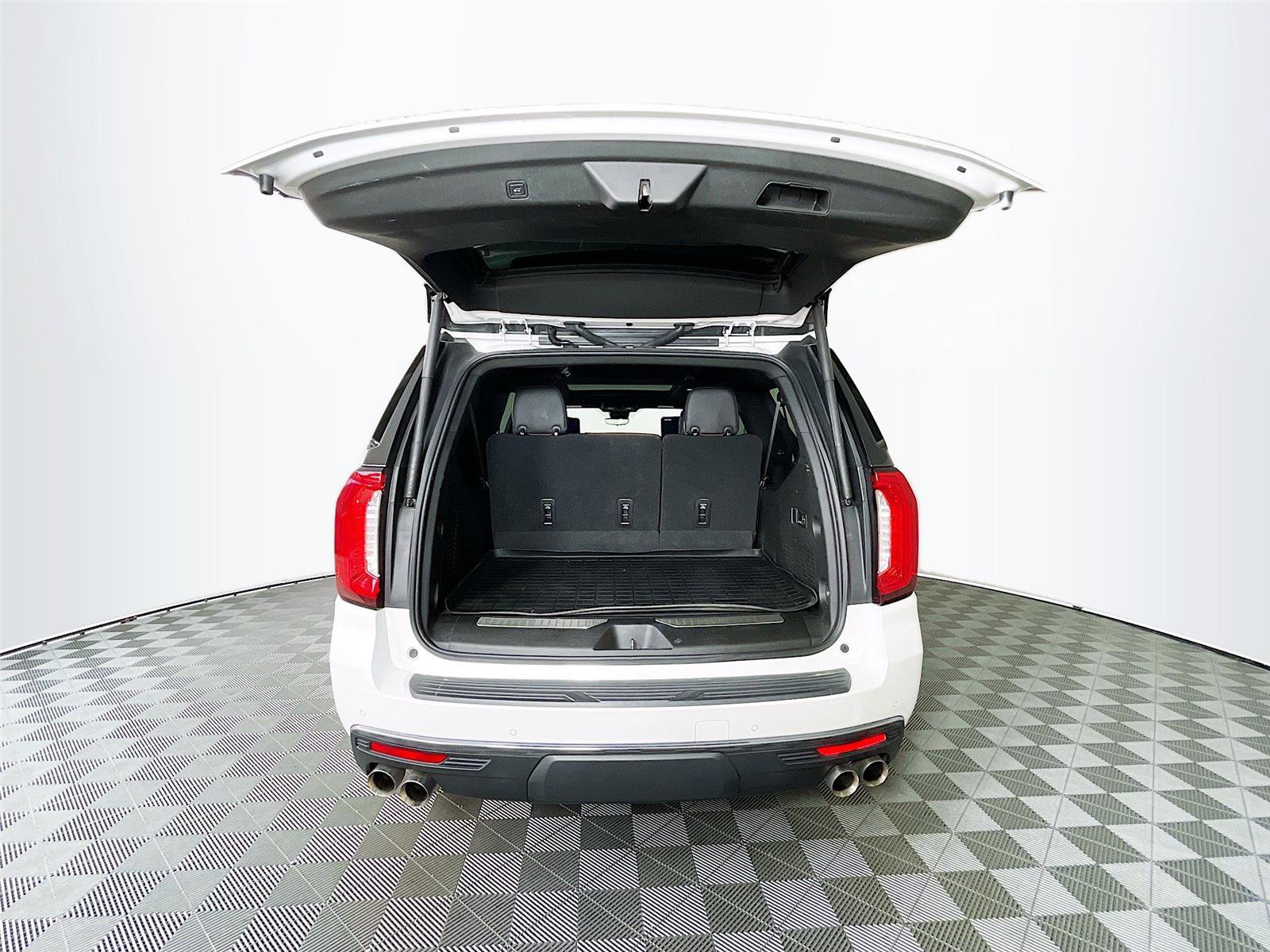 Used 2023 GMC Yukon XL Denali Ultimate image 32