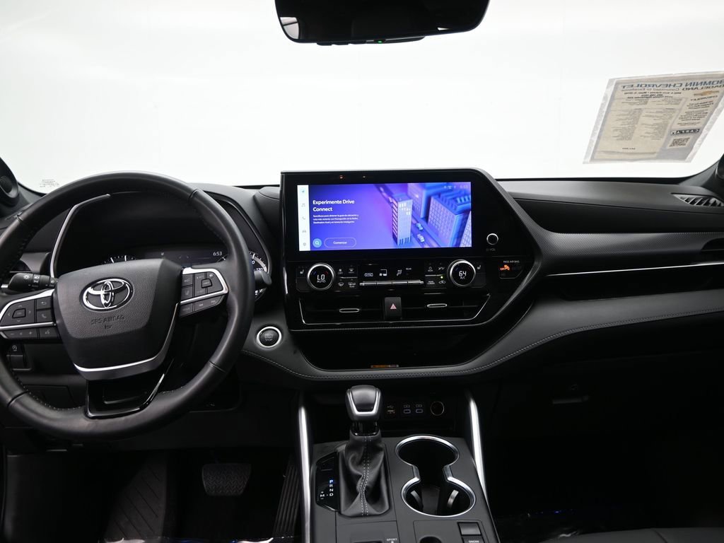 Used 2024 Toyota Highlander XSE image 14