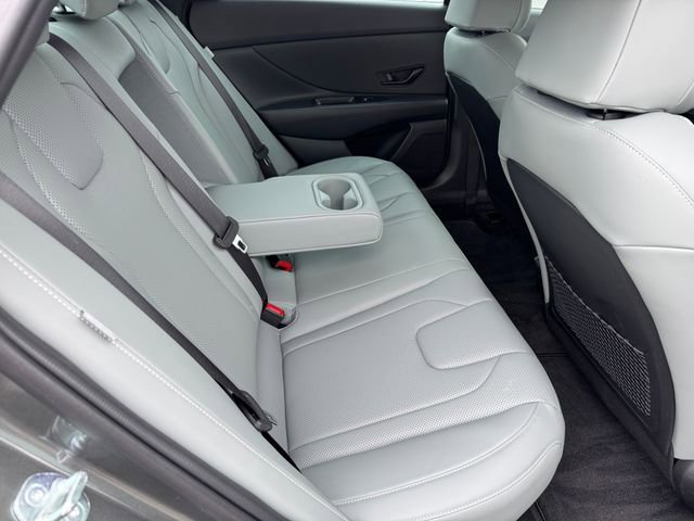 Used 2025 Hyundai Elantra Limited image 13
