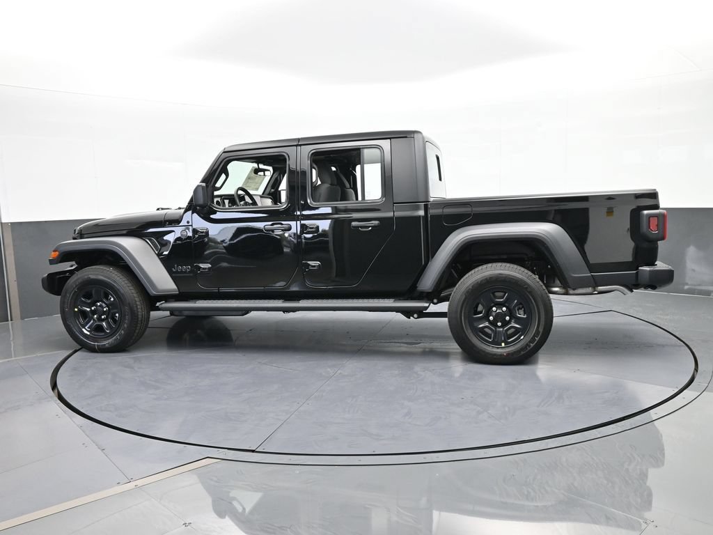 New 2026 Jeep Gladiator Sport AWD/4WD image 3